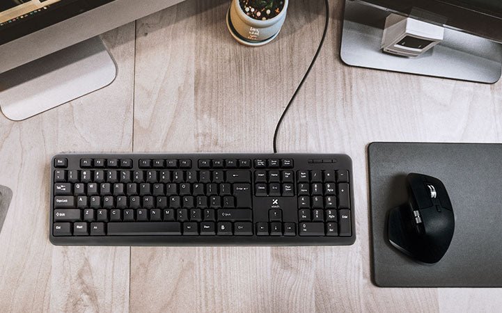 Xtech teclado en español con cable USB XTK - 092S teclas suaves y ergonómicas - Sys Shop Colombia